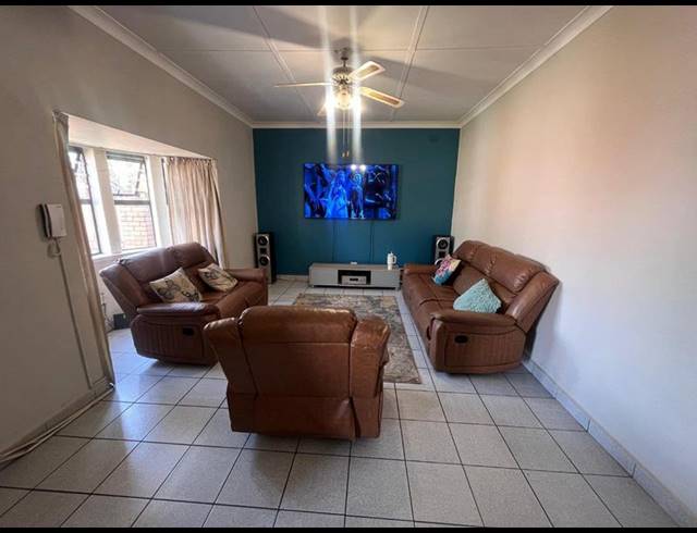 4 BEDROOM HOUSE FOR SALE IN FISHERS HILL